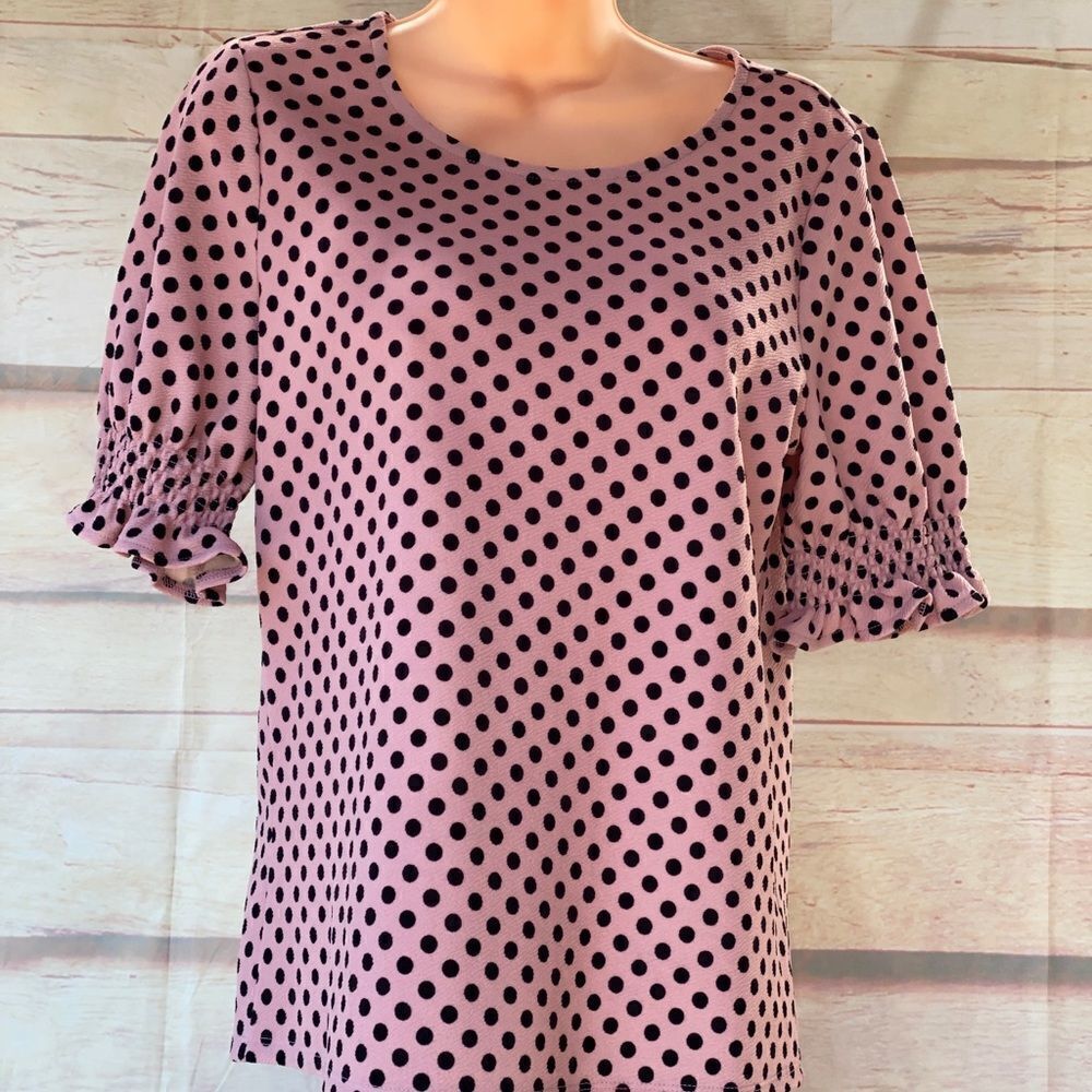 Ladies size Small blouse top NWT by Adrianna Papell